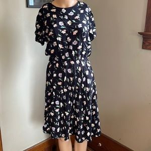 Vintage floral fitted waist dress